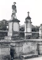 monument funéraire (monument sépulcral), de Ferdinand Balaman Tindel, du chasseur