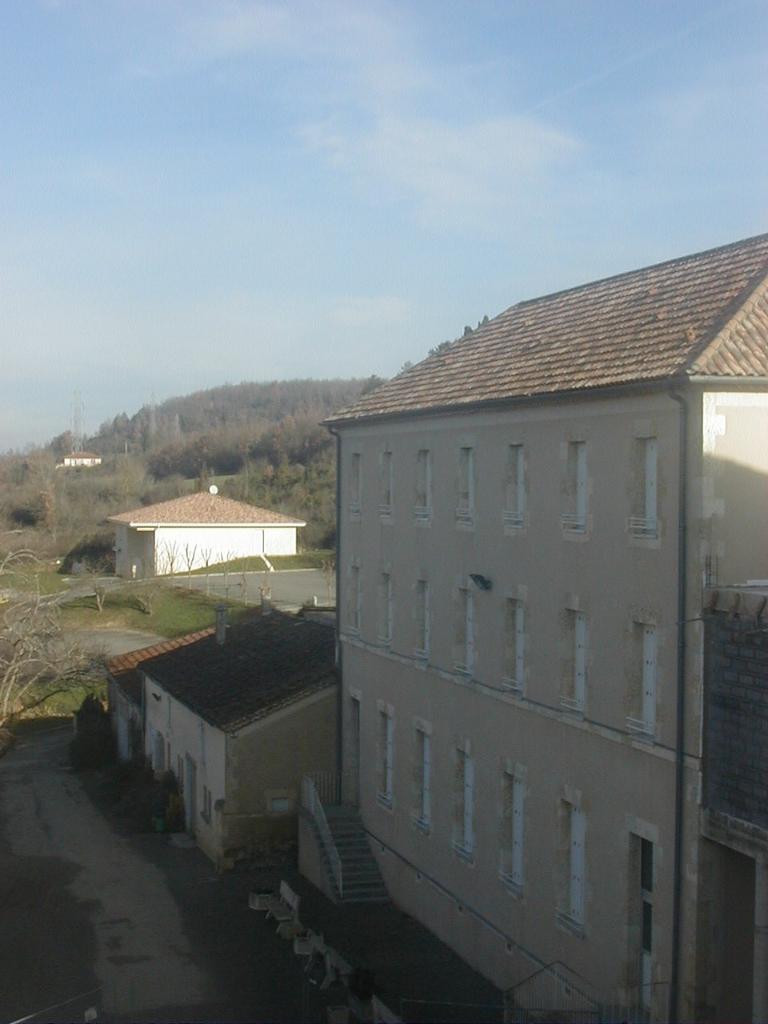 château, puis école des Frères de l'Instruction Chrétienne de Ploërmel, puis école ménagère agricole, aujourd'hui lycée d'enseignement général, technologique et agricole d'Auch Beaulieu-Lavacant