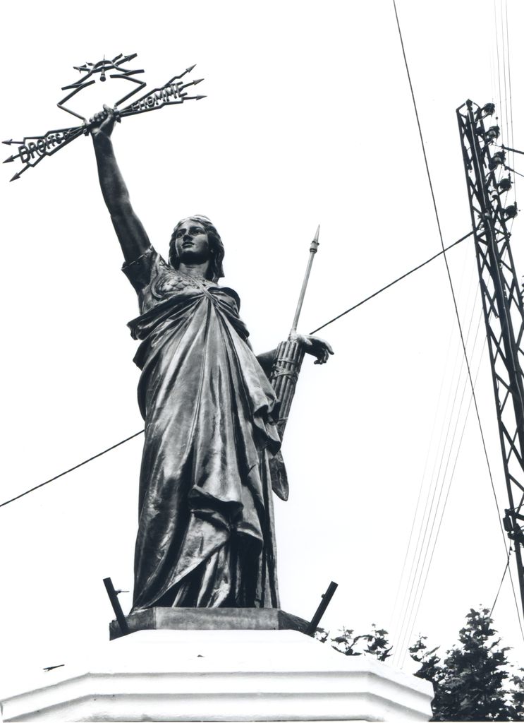 monument (monument commémoratif), de la république