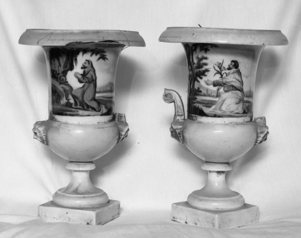 paire de vases décoratifs (vase Médicis)