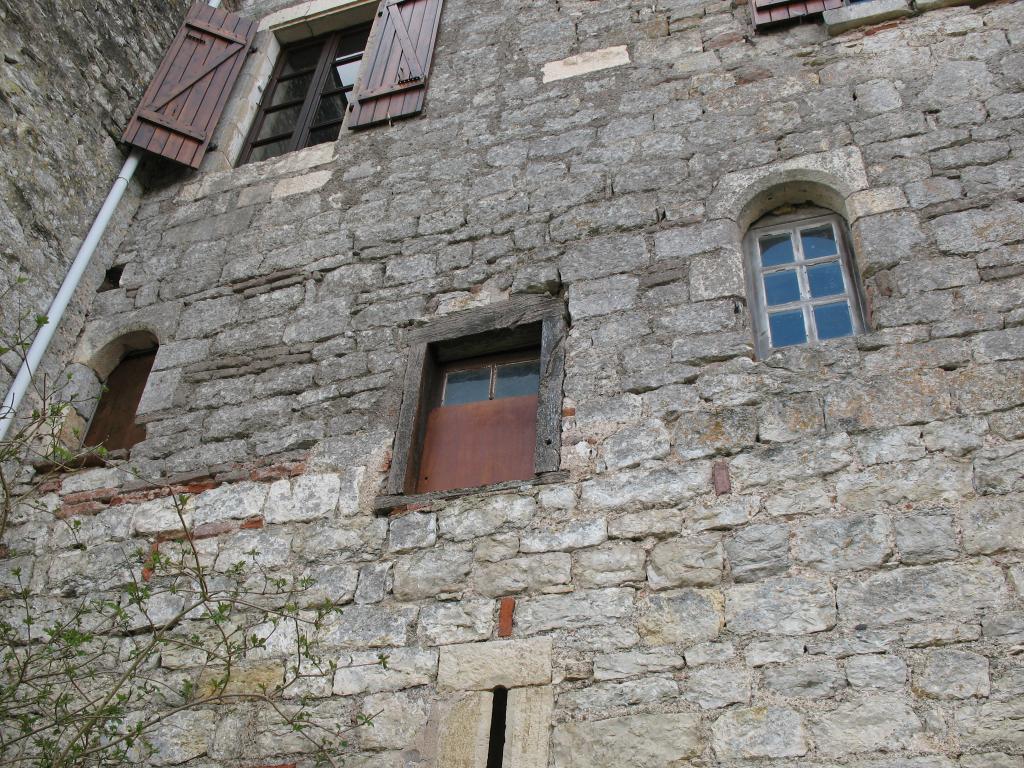 château des évêques de Cahors, actuellement en partie occupé par la mairie