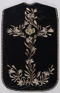 Chasuble noire avec étole, manipule et voile de calice