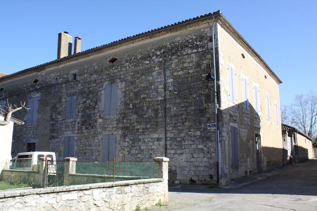 ancienne maison puis ensemble religieux, actuellement maison