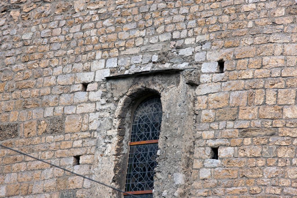 prieuré de bénédictins, église paroissiale Saint-Pierre, Saint-Ebons