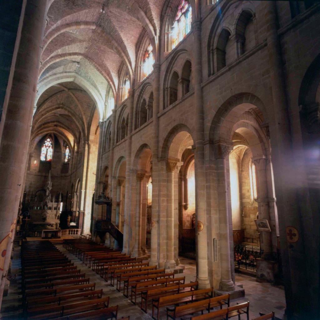 abbaye de bénédictins Saint-Sauveur