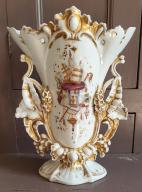 trois vases d'autel