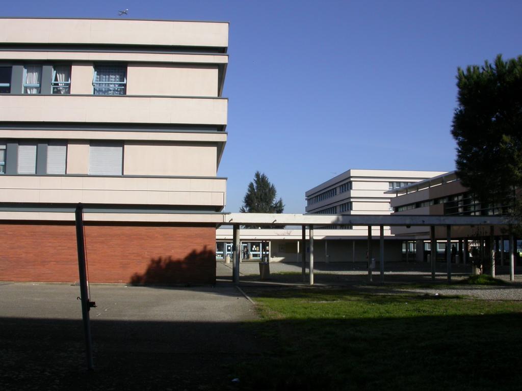 lycée polyvalent Rive gauche et lycée technique du Mirail