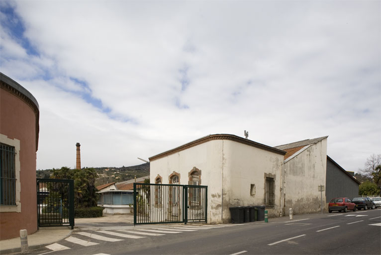 usine textile (usine de drap) dite de l'étendage, puis Teisserenc-Visseq, puis Teisserenc-Harlachol, puis usine de construction mécanique dite usine Fraisse, actuellement ateliers municipaux