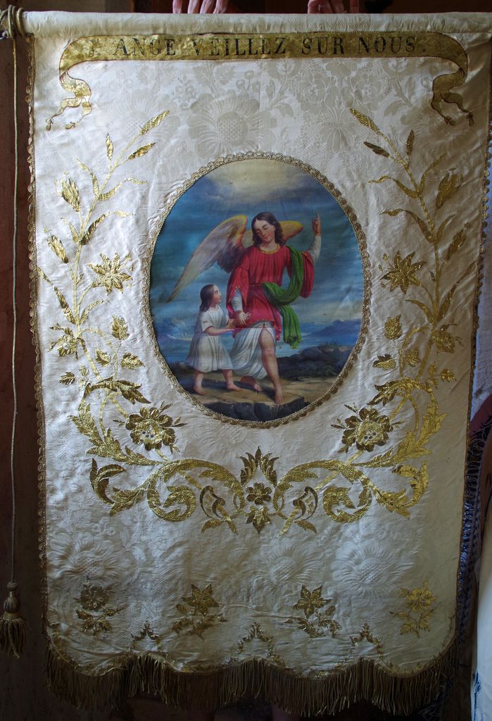 sommaire des textiles de l'église de Meynes