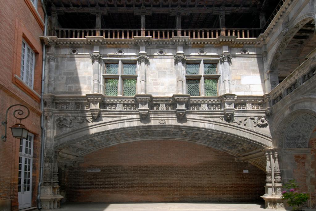 hôtel de Bernuy, puis collège universitaire, actuellement lycée Pierre de Fermat
