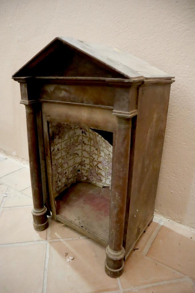 Dais de statue