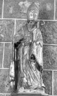 5 statues, croix (petite nature) : saints évêques, saint Roch, saint François Xavier, Christ.