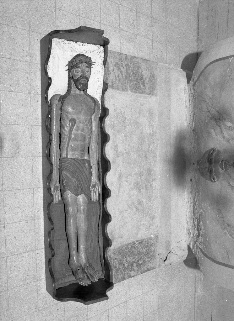 Statue du Christ gisant
