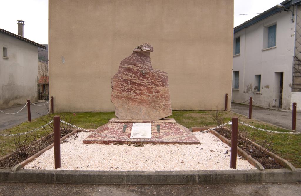 monument aux morts de la guerre de 1914-1918 et de la guerre de 1939-1945