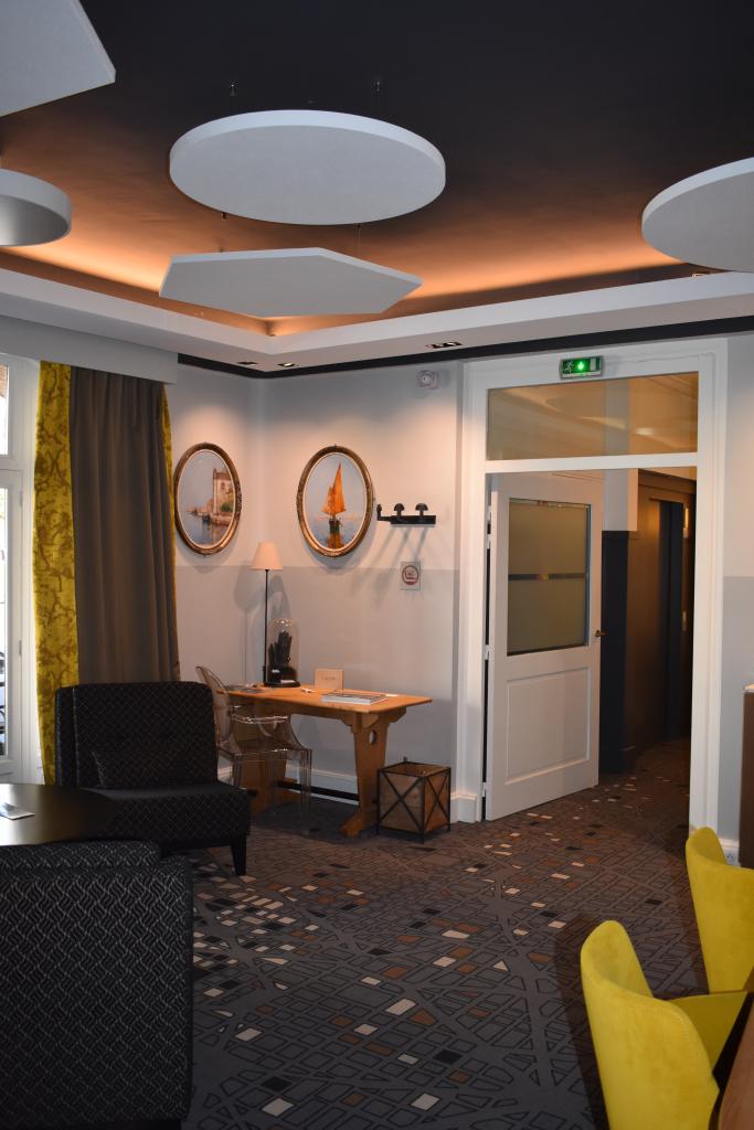 Grand Hôtel Broussy, aujourd'hui Hôtel Mercure, et Grand Café Riche, actuel café Le Broussy