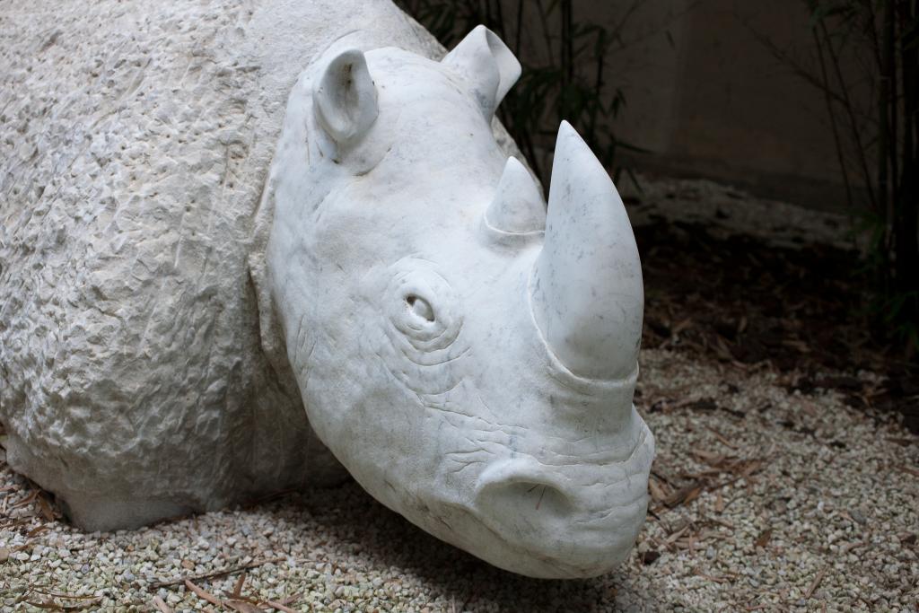 peinture monumentale et sculpture : Rhinocéros