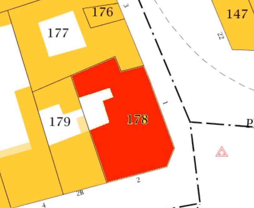 Ecuries et remises du Grand Soleil (anciennes), actuellement immeuble à logements et local commercial