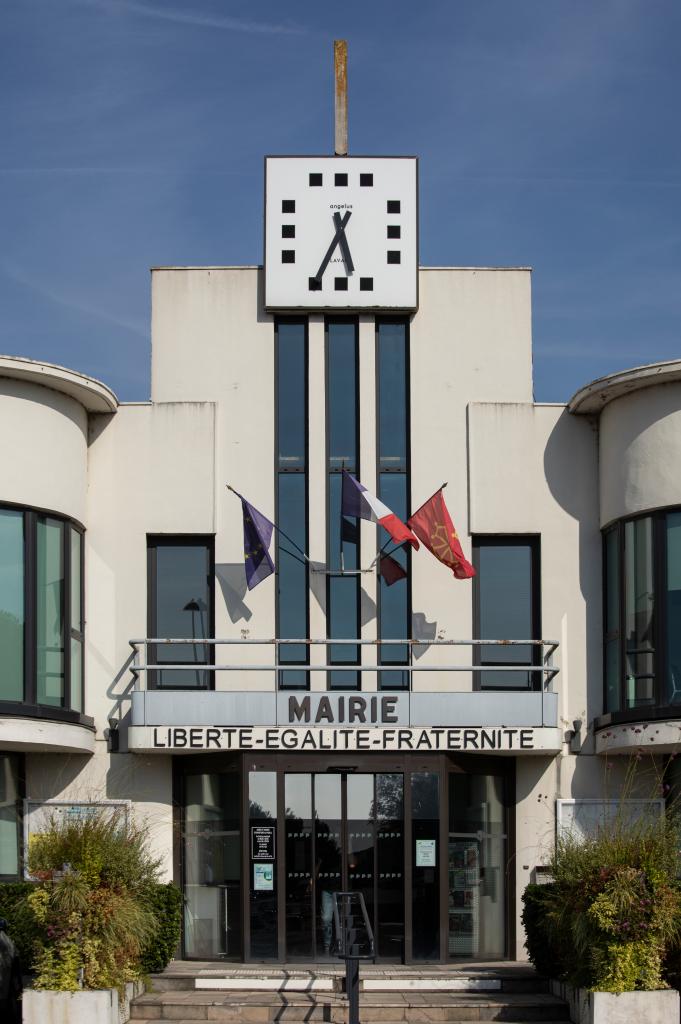 mairie ; école, désormais mairie