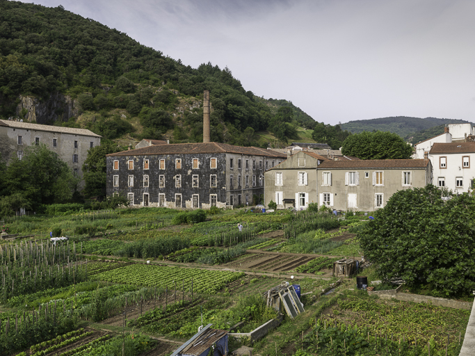 Moulin à blé et usine textile Fourcade, puis filature et usine d'apprêt des étoffes Miquel, puis Rouanet, puis usine de teinturerie Roudière, actuellement logement