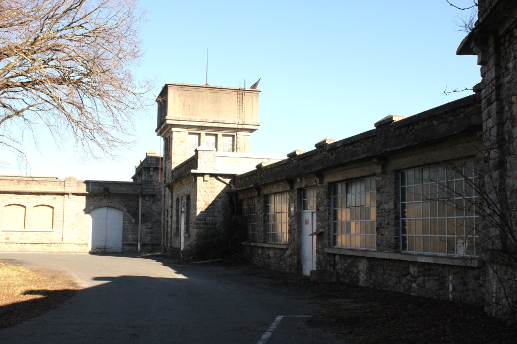 ancienne filature de laine peignée Société la Tarnaise puis Société mazamétaine de textile puis Société industrielle de maroquinerie (SIM)