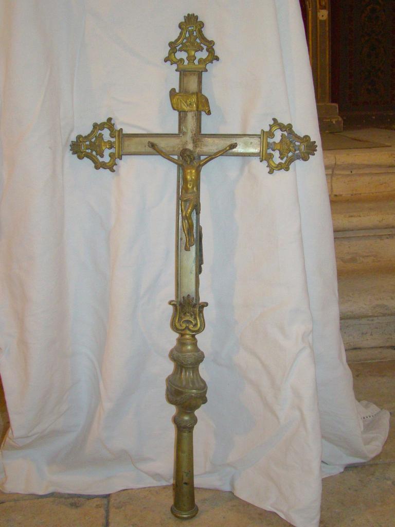 croix de procession : Christ en croix et Vierge