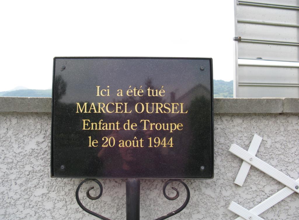 plaque commémorative de la guerre de 1939-1945 dédiée à Marcel Oursel