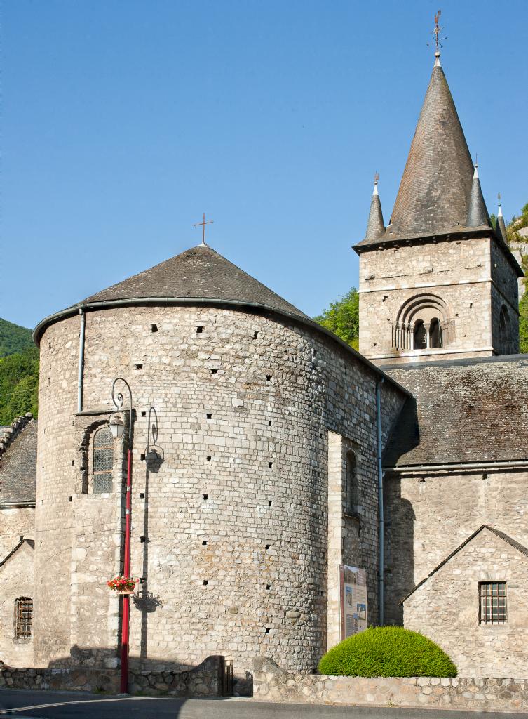 prieuré de bénédictins, église paroissiale Saint-Pierre, Saint-Ebons