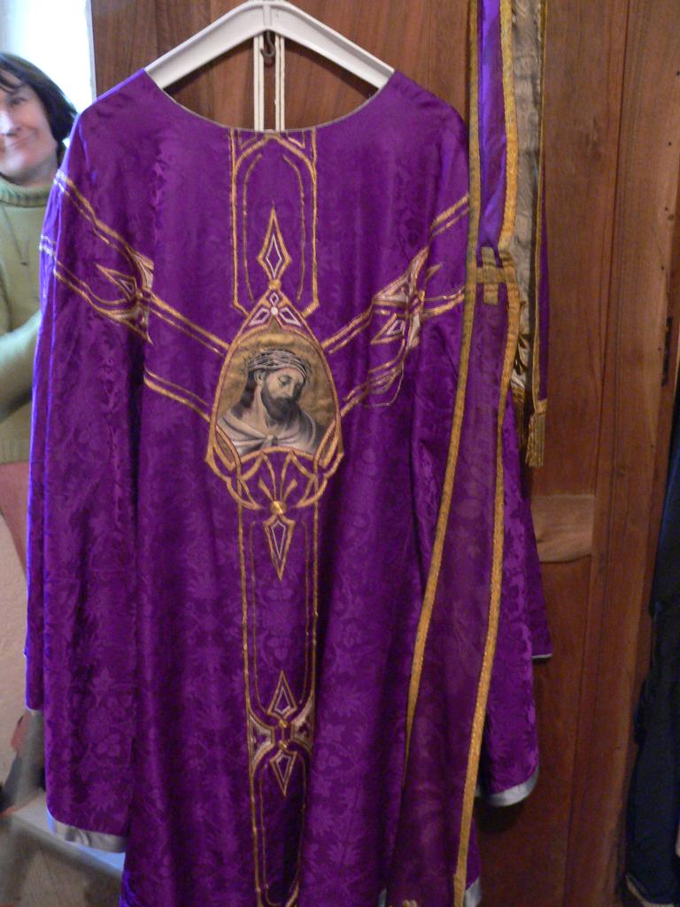 chasuble, étole (ornement violet)