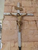 croix de procession et statue : Christ en croix