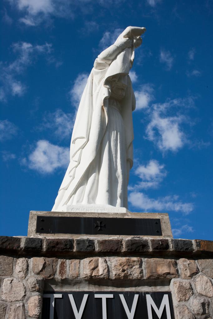 statue : Notre-Dame des Neiges