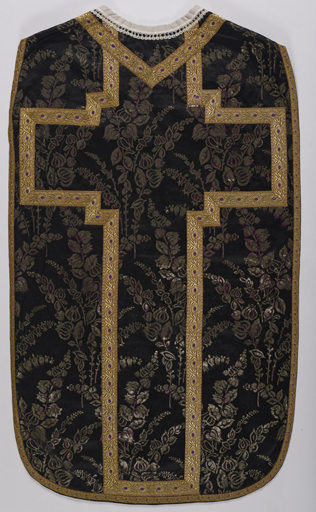 Chasuble noire avec étole, manipule et voile de calice