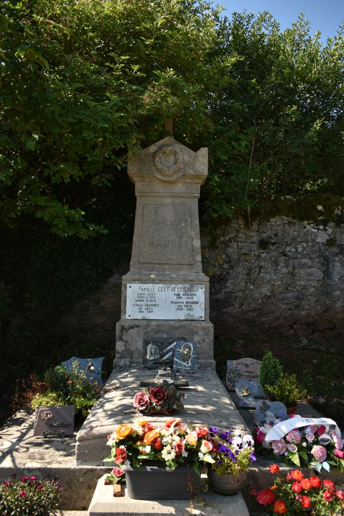 cimetière de Saint-Mayme