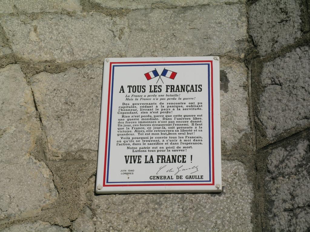 monument commémoratif de la guerre de 1939-1945 dédié à Oscar et Jean Auriac