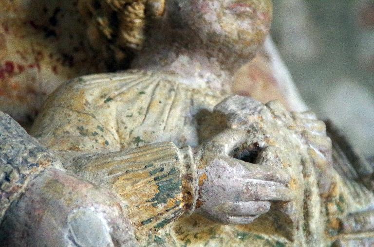 Statue de Vierge assise à l'enfant
