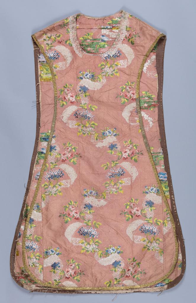 chasuble rose de coupe espagnole