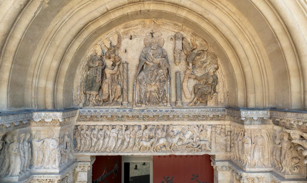 statues et hauts-reliefs du portail de Saint-Gilles