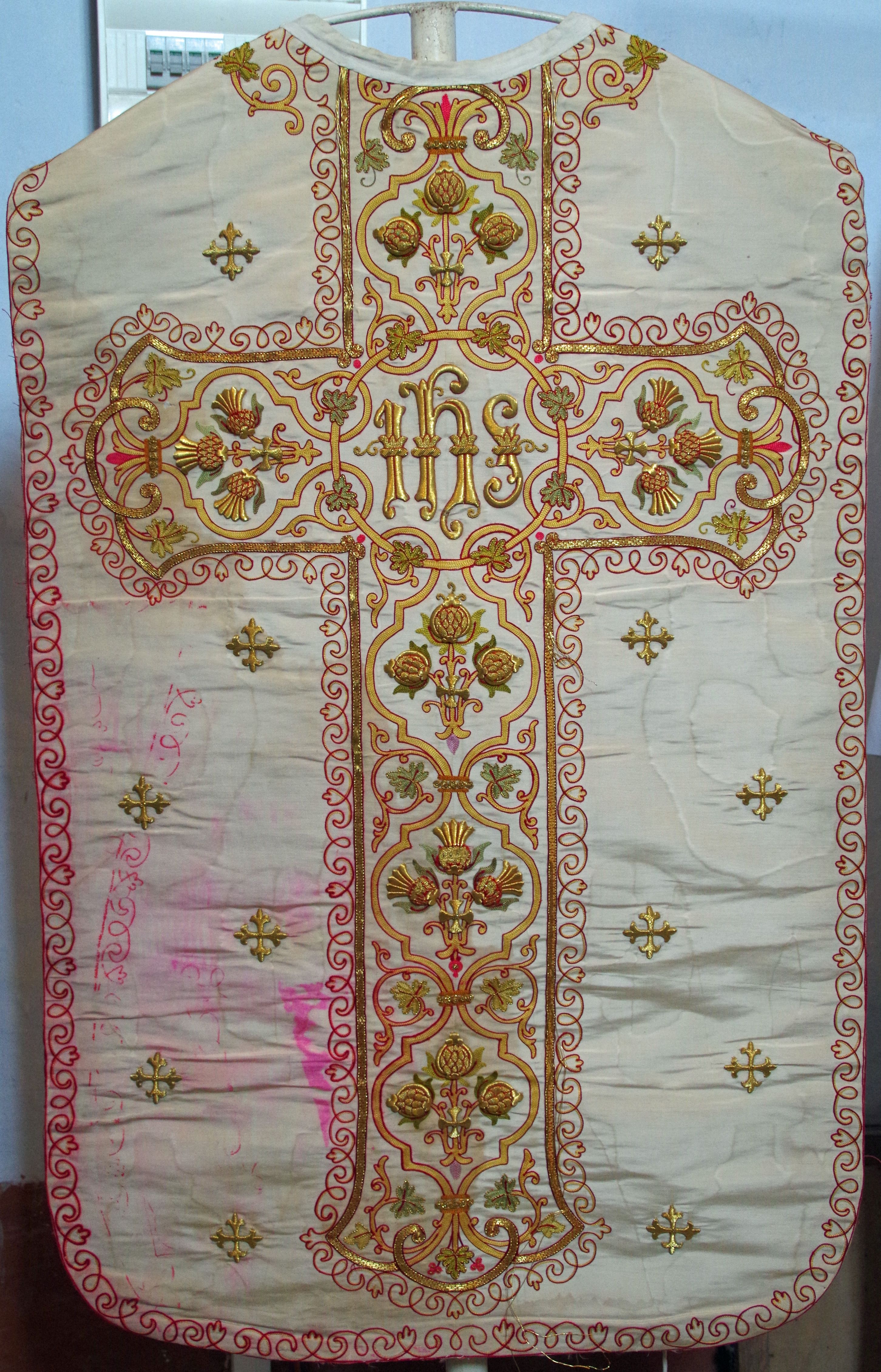 sommaire des textiles de l'église de Vic