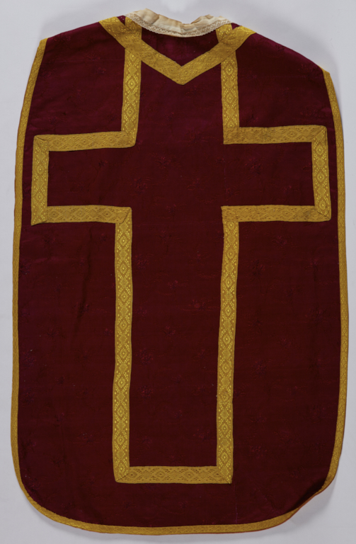 chasuble rouge avec étole