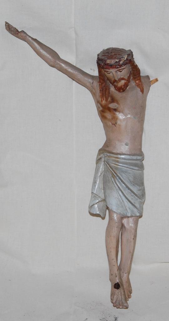 statue : Christ en croix