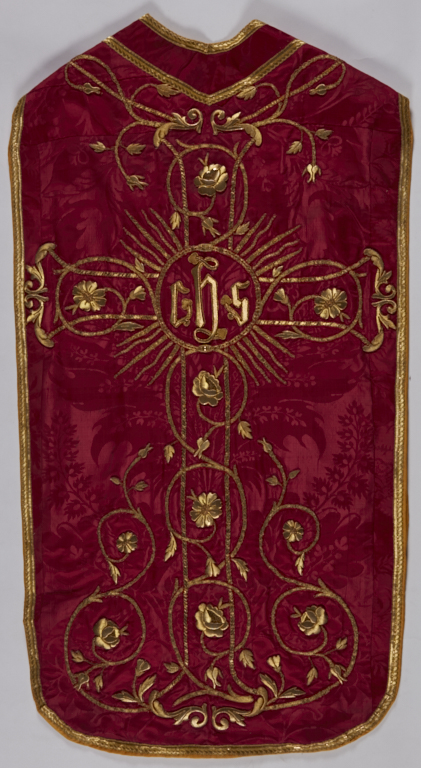 chasuble rouge avec étole et manipule