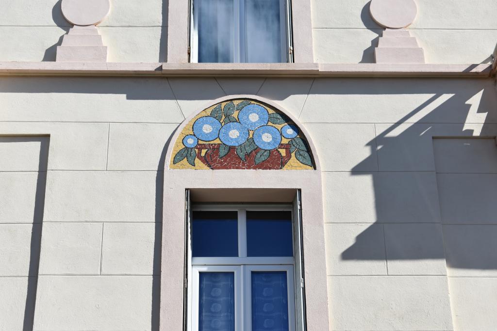 Fig. 13 : décor en mosaïque, rue de l'Amphithéâtre.