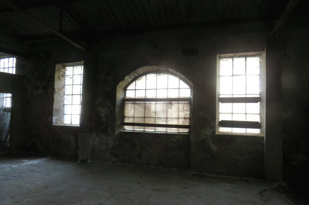 ancienne forge à la catalane, puis usines textiles Barbe et Bernadou, puis SOTAP-Carol, aujourd'hui désaffectée