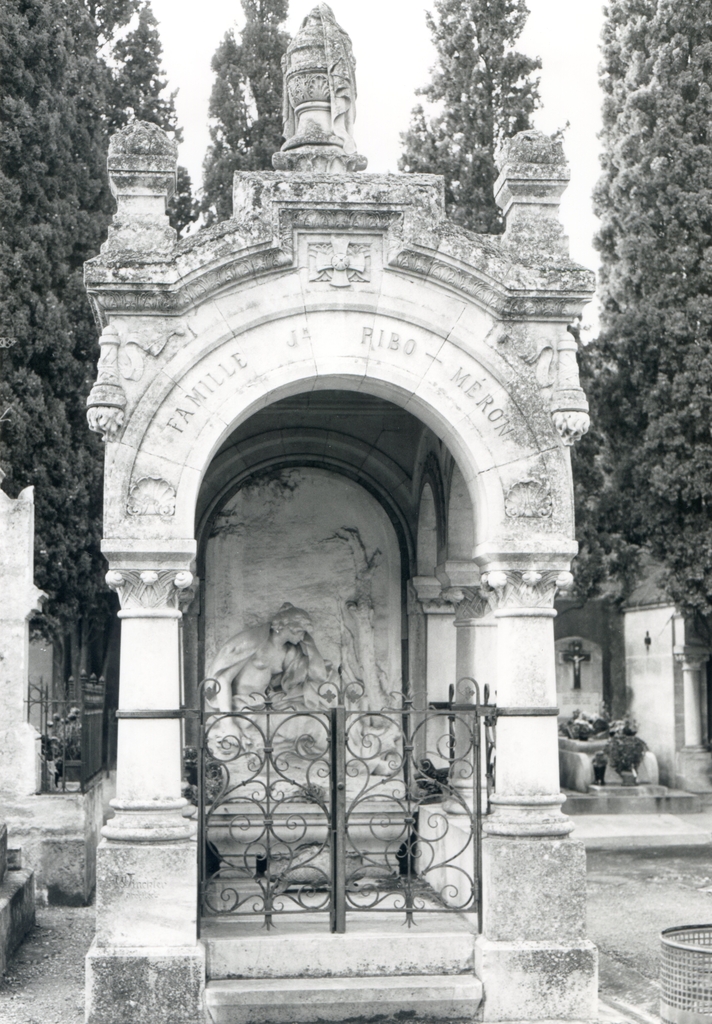 monument funéraire (monument sépulcral, n° 30), de la famille Ribo Meron