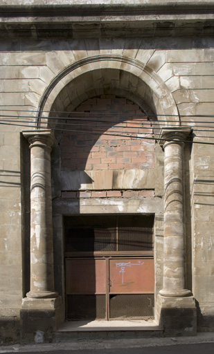 usine textile (usine de drap) Rouaud et Vinas, puis Teisserenc-Visseq, puis Teisserenc-Harlachol, puis usine de bonneterie (usine de bas) Pluto SA, puis DimTex, puis Les Moulinages du Lodévois, actuellement centrale hydroelectrique