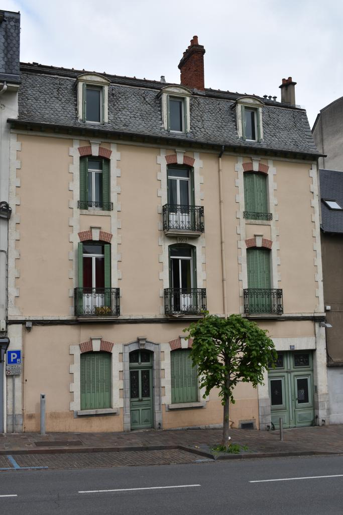 Fig. 27 : Immeuble, 55 rue Béteille.