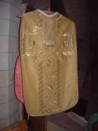 chasuble, étole de clerc, voile de calice : ornement or