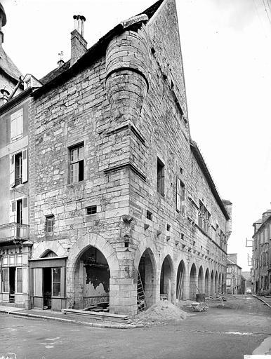 hôtel ou palais de la Raymondie, actuellement hôtel de ville