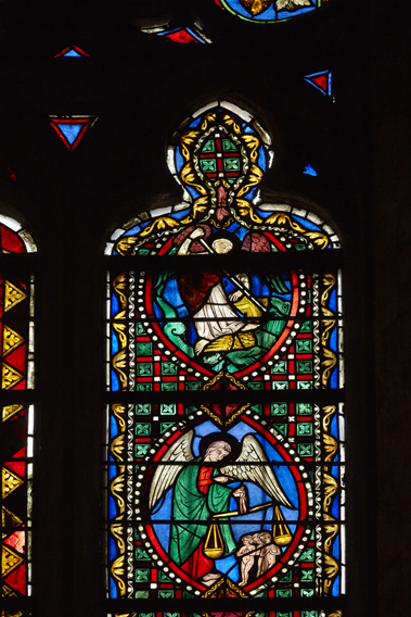 quatorzième et quinzième registres de la lancette droite : Pèsement des âmes et saint Michel terrassant le dragon