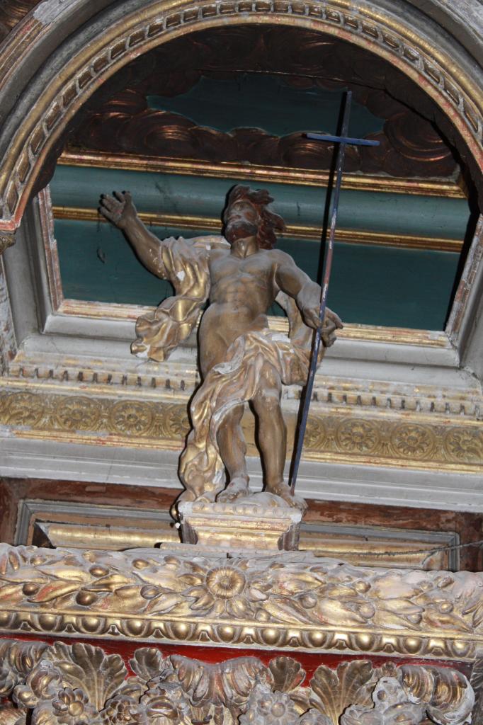 ensemble du retable du maître-autel : retable architecturé, autel tombeau, gradin d'autel, tabernacle, statues (8)