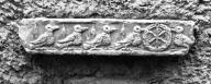 bas-relief : fragment de table d'autel ?